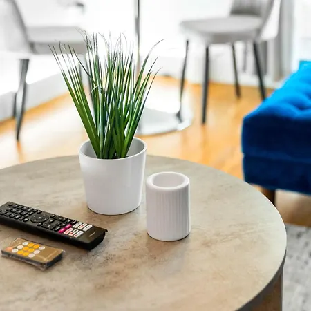 Apartment Chic Centre - China Town - Balcony - Parking - Wifi - Netflix - 43a